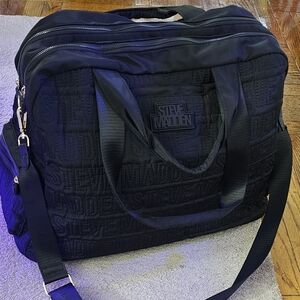 NEW Steve Madden Black and Gold Travel Bag. Never Used